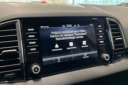 punainen Skoda Karoq 2022 kuva 24.