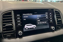 punainen Skoda Karoq 2022 kuva 25.