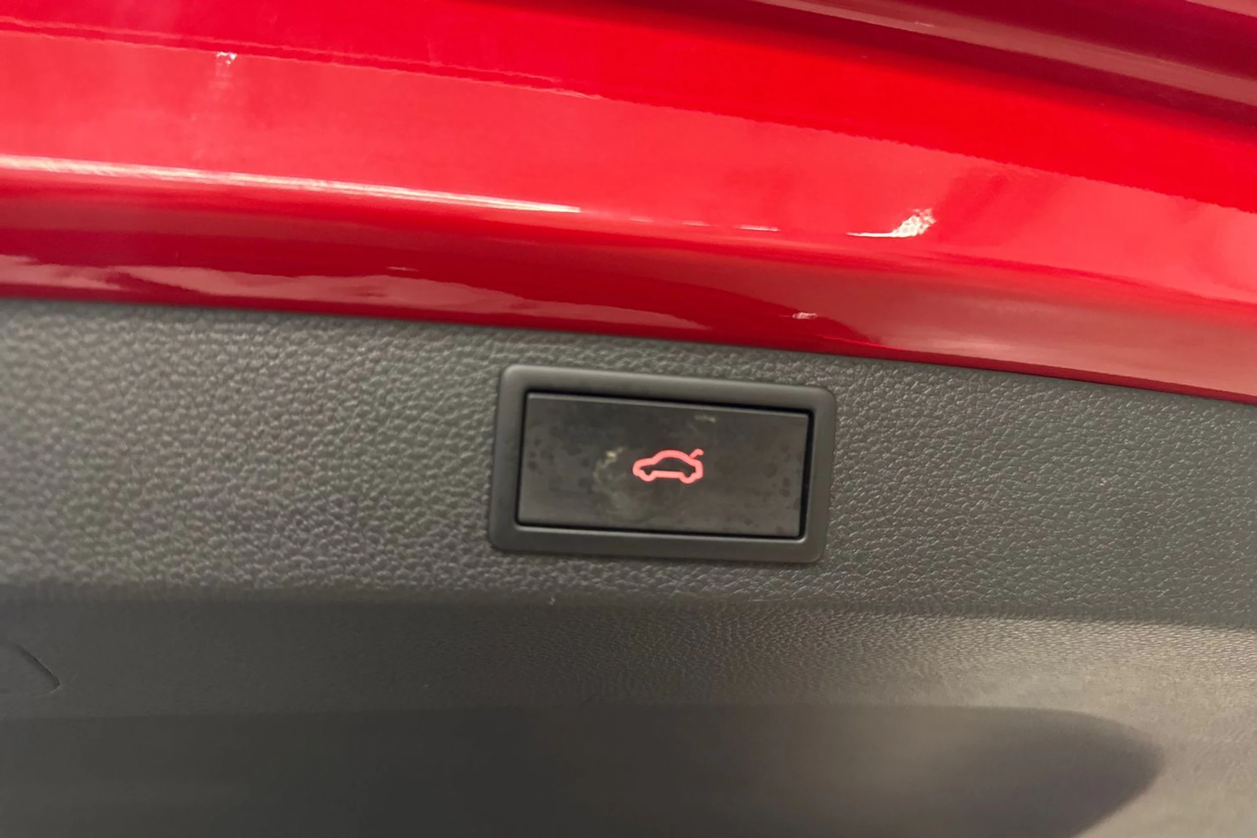 punainen Skoda Karoq 2022 kuva 30.