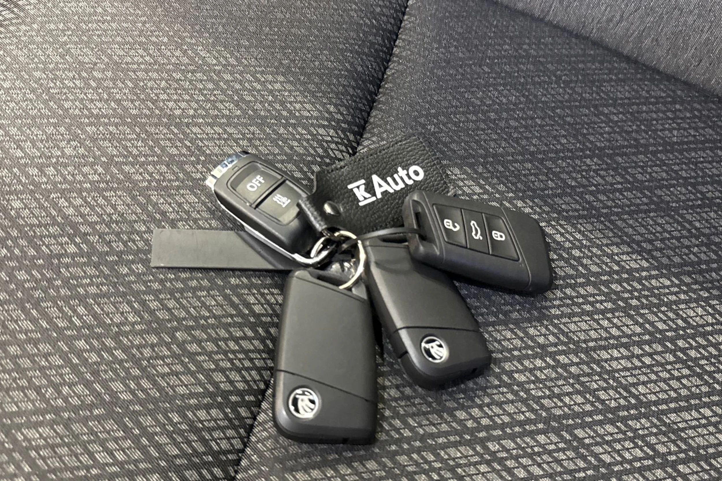 punainen Skoda Karoq 2022 kuva 34.