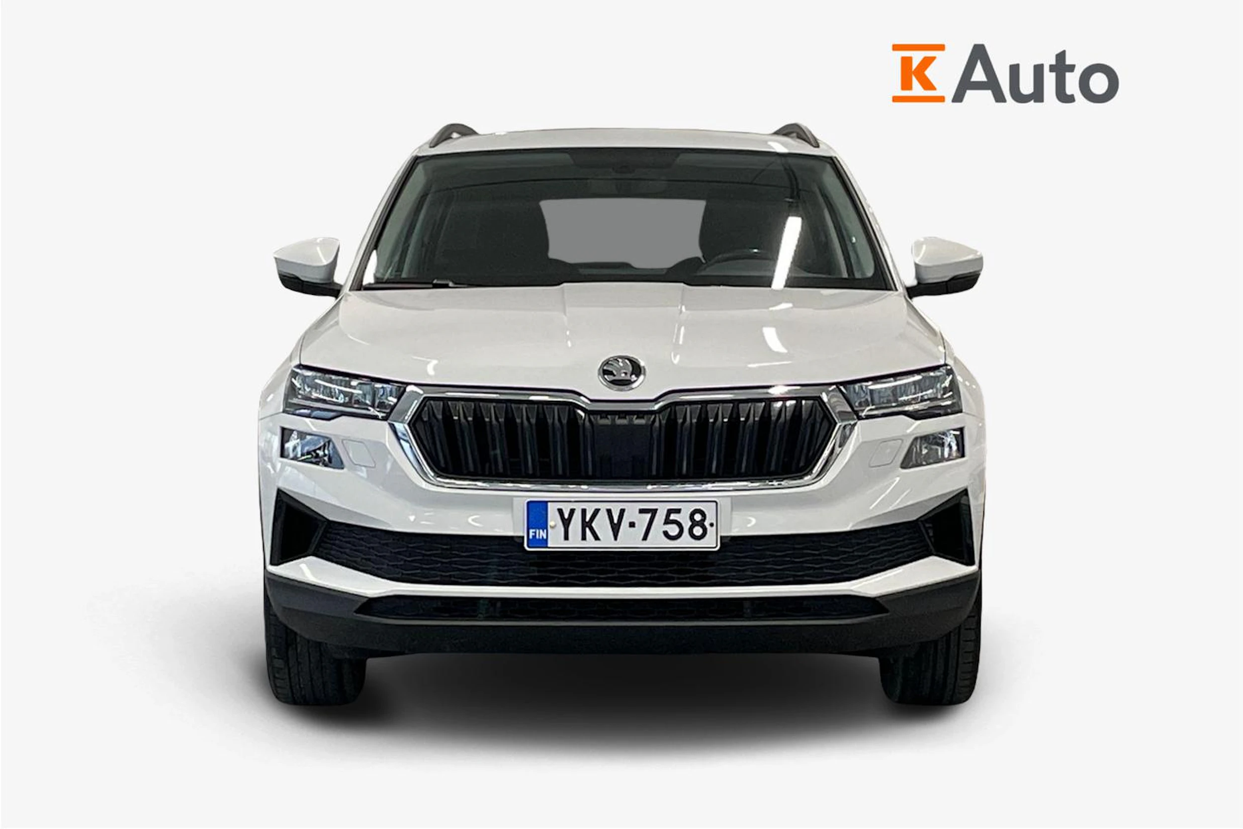 valkoinen Skoda Karoq 2022 kuva 4.