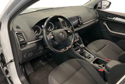 valkoinen Skoda Karoq 2022 kuva 6.