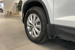 valkoinen Skoda Karoq 2022 kuva 10.