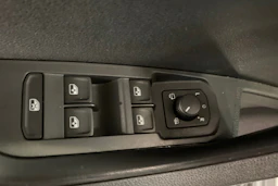 Harmaa Skoda KAROQ 2023 kuva 11.