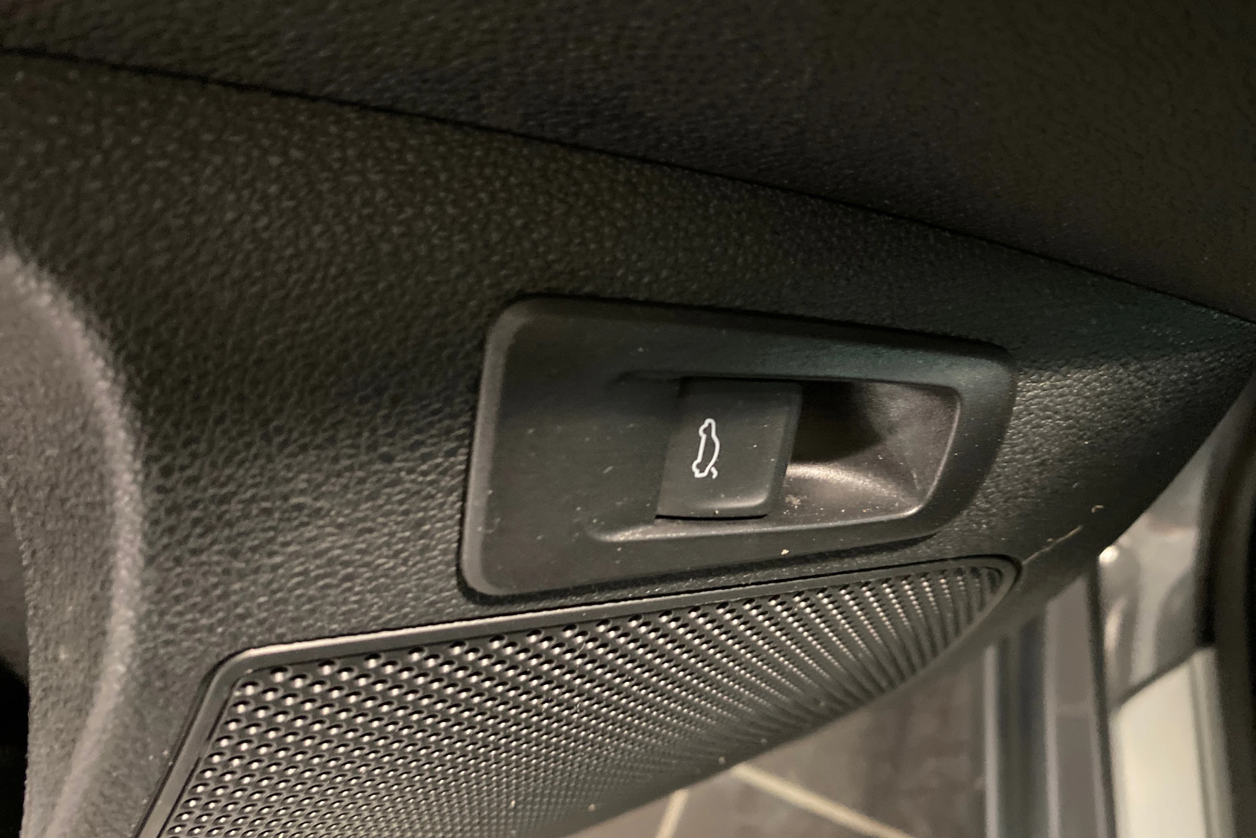 Harmaa Skoda KAROQ 2023 kuva 12.