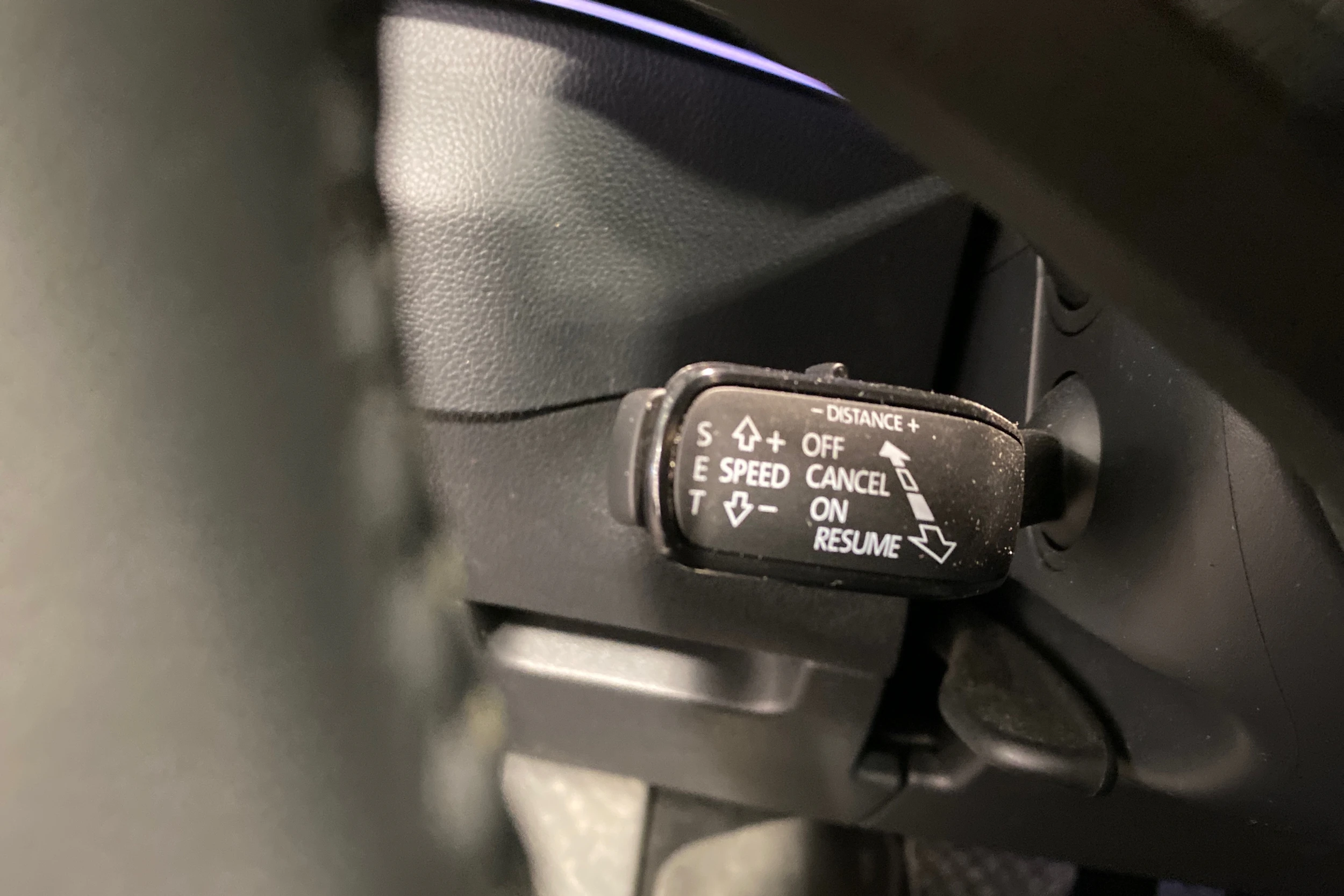 Harmaa Skoda KAROQ 2023 kuva 14.