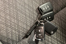 Harmaa Skoda KAROQ 2023 kuva 18.