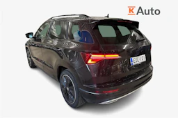 musta Skoda Karoq 2023 kuva 2.