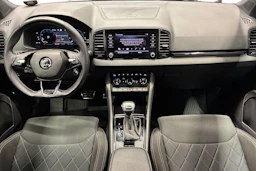 musta Skoda Karoq 2023 kuva 7.