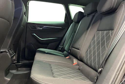 musta Skoda Karoq 2023 kuva 8.