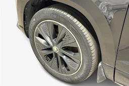 musta Skoda Karoq 2023 kuva 9.