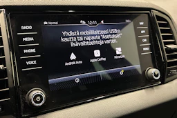 musta Skoda Karoq 2023 kuva 20.