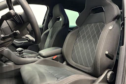 musta Skoda Karoq 2023 kuva 23.