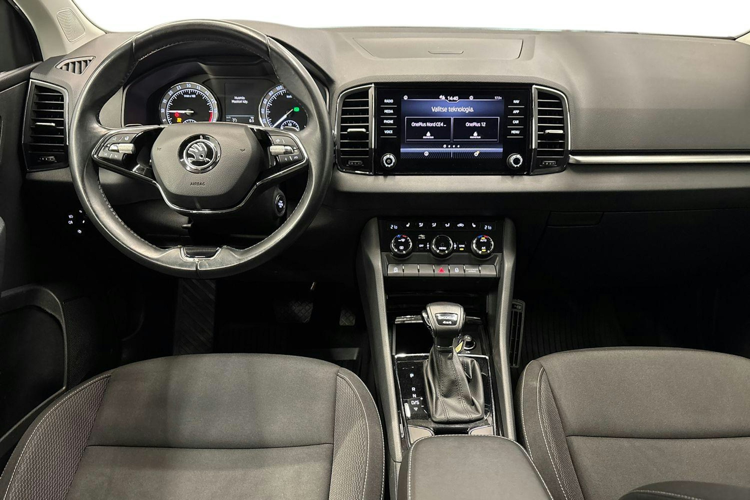 Harmaa Skoda KAROQ 2023 kuva 9.