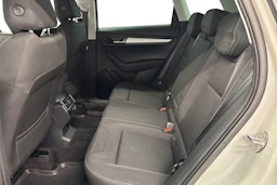 Harmaa Skoda KAROQ 2023 kuva 10.