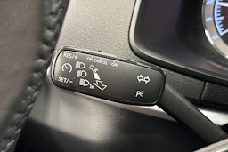 Harmaa Skoda KAROQ 2023 kuva 21.