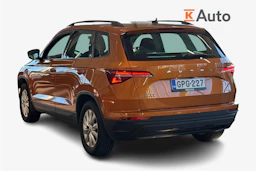 musta Skoda Karoq 2023 kuva 2.