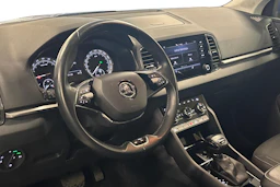 sininen Skoda Karoq 2023 kuva 3.