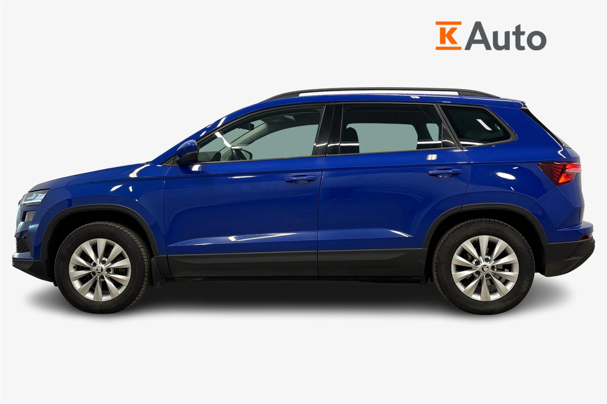 sininen Skoda Karoq 2023 kuva 5.