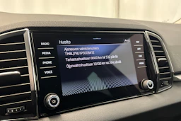 sininen Skoda Karoq 2023 kuva 19.