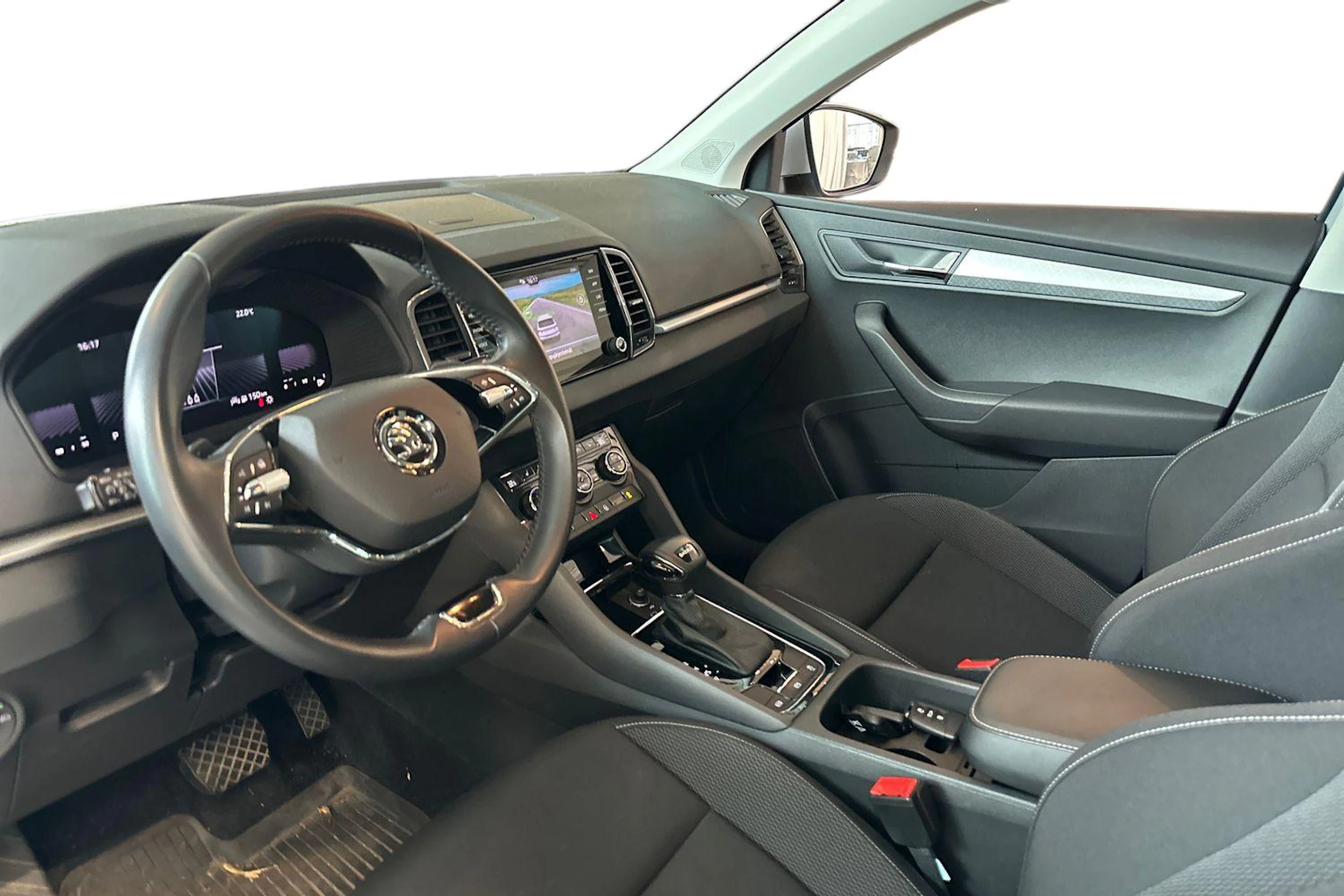 Harmaa Skoda KAROQ 2023 kuva 3.