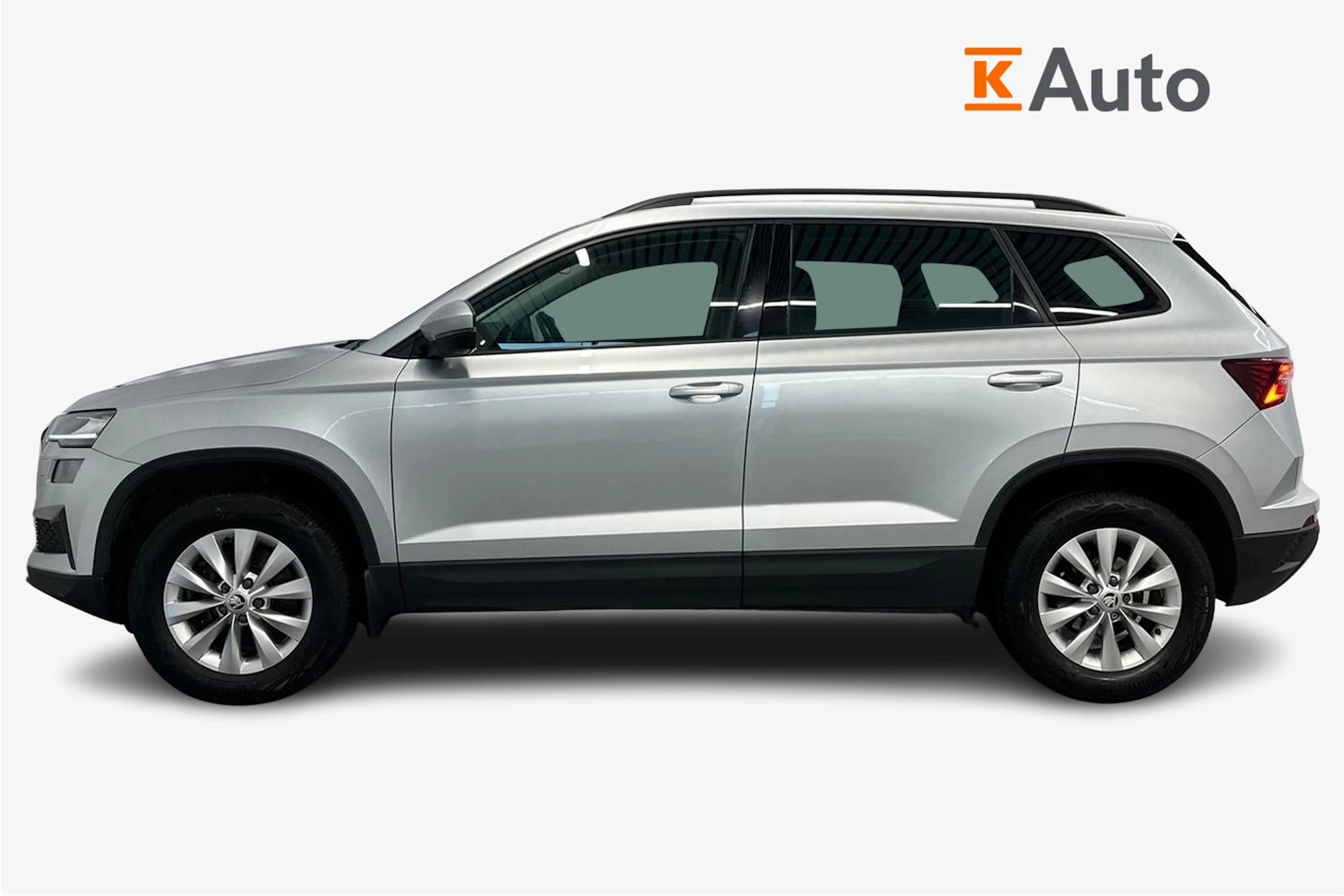 harmaa Skoda Karoq 2023 kuva 5.