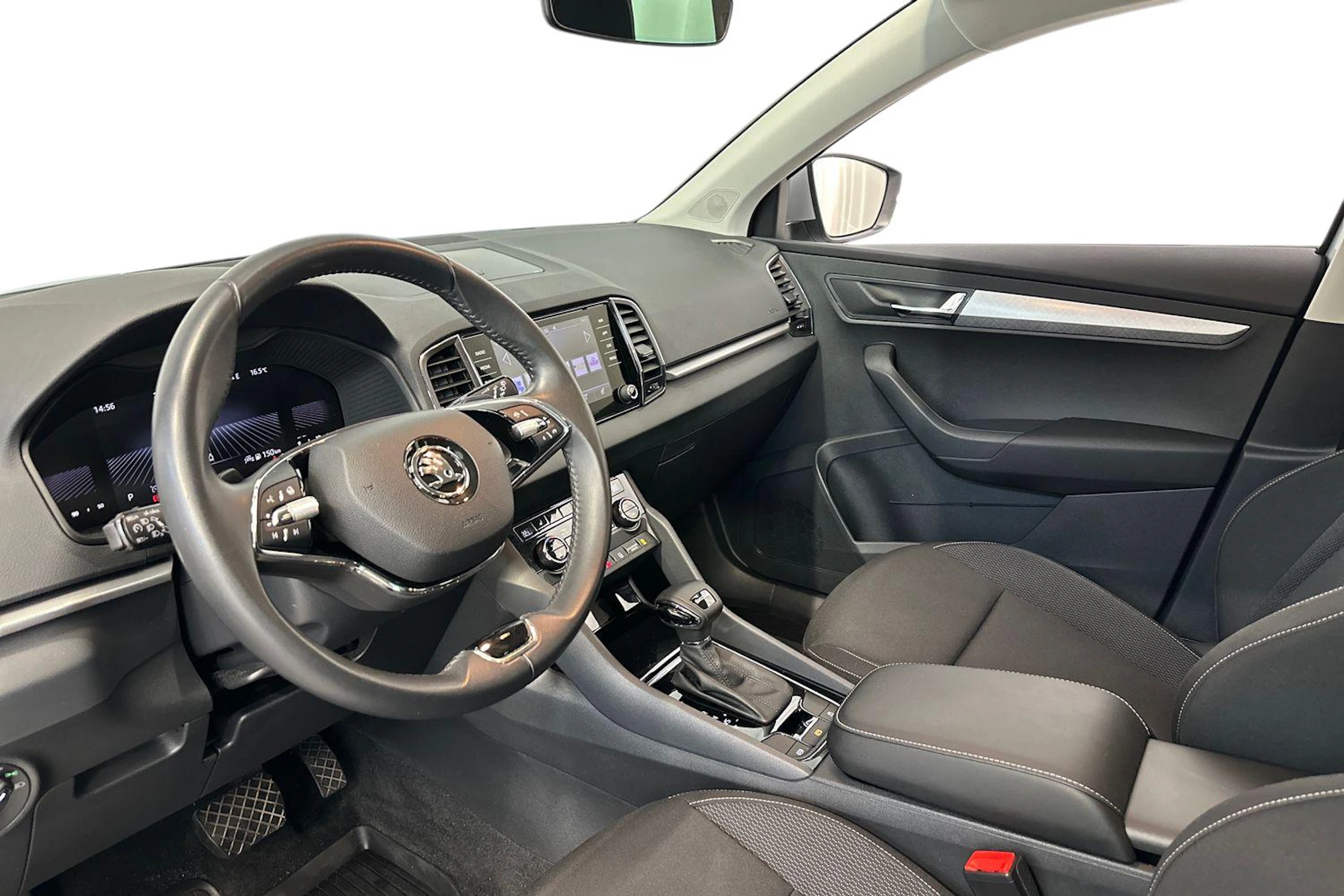 harmaa Skoda Karoq 2023 kuva 6.