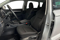 harmaa Skoda Karoq 2023 kuva 7.