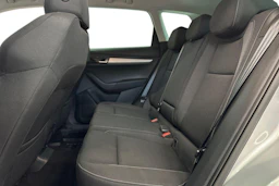 harmaa Skoda Karoq 2023 kuva 8.