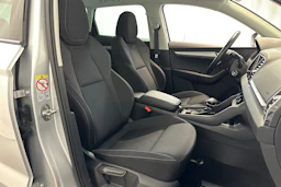 harmaa Skoda Karoq 2023 kuva 11.