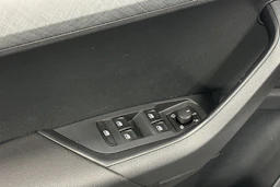 harmaa Skoda Karoq 2023 kuva 14.