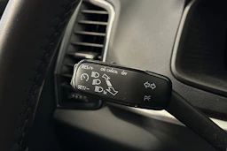 harmaa Skoda Karoq 2023 kuva 18.