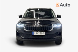 musta Skoda Karoq 2023 kuva 5.
