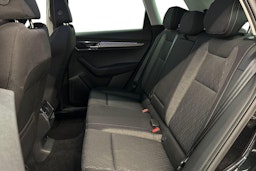 musta Skoda Karoq 2023 kuva 10.