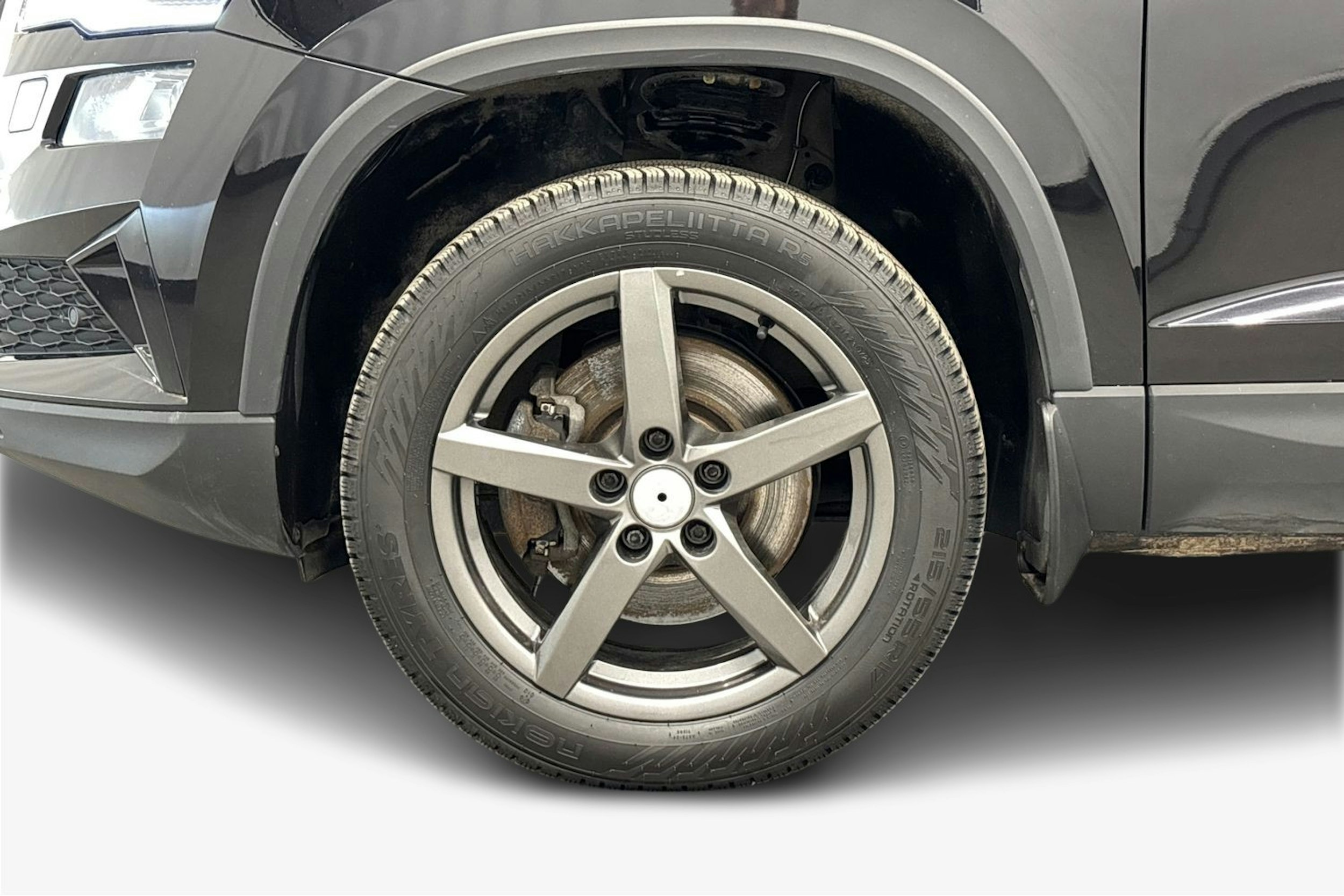 musta Skoda Karoq 2023 kuva 11.