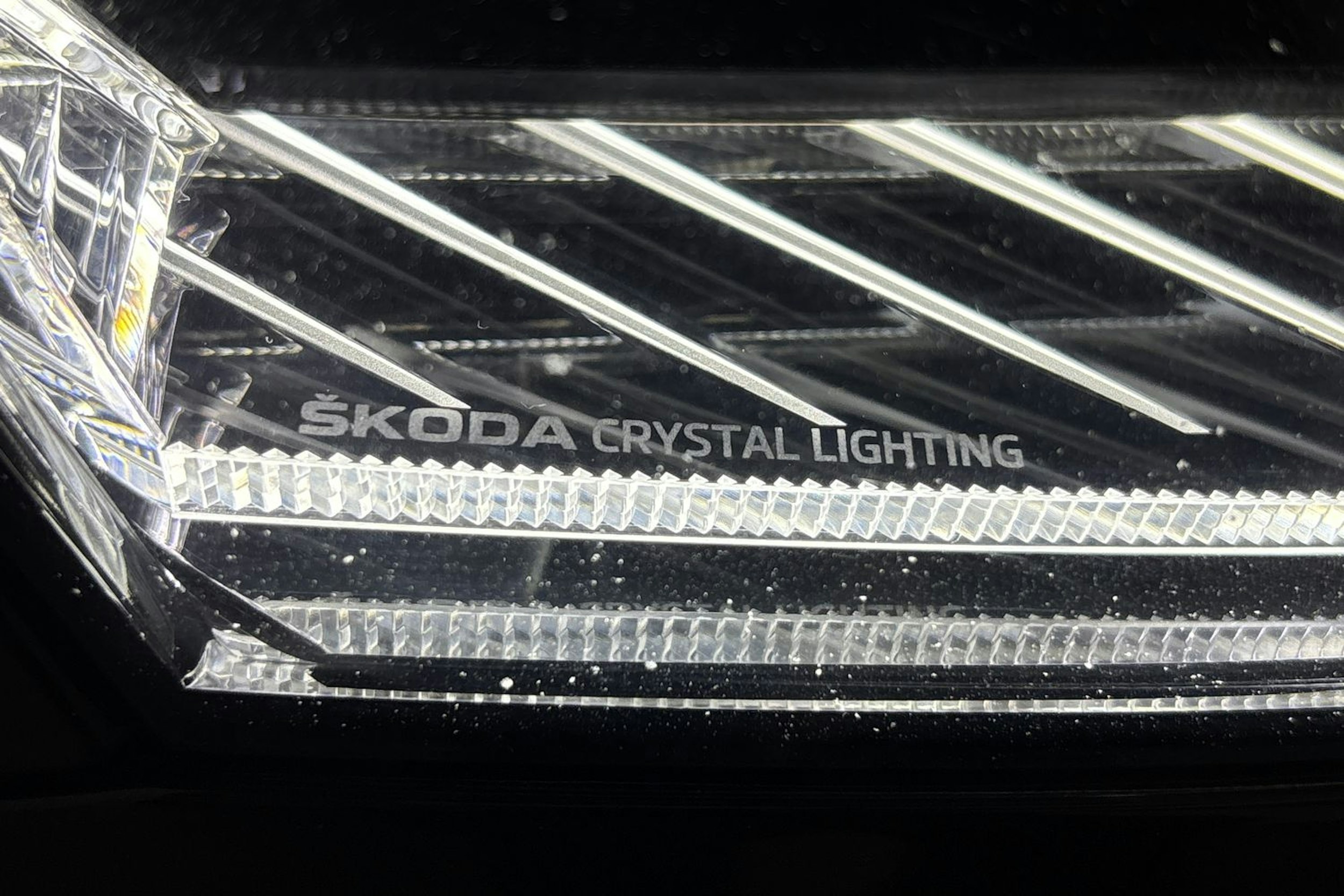 musta Skoda Karoq 2023 kuva 14.