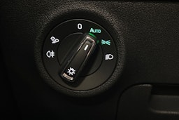 musta Skoda Karoq 2023 kuva 19.