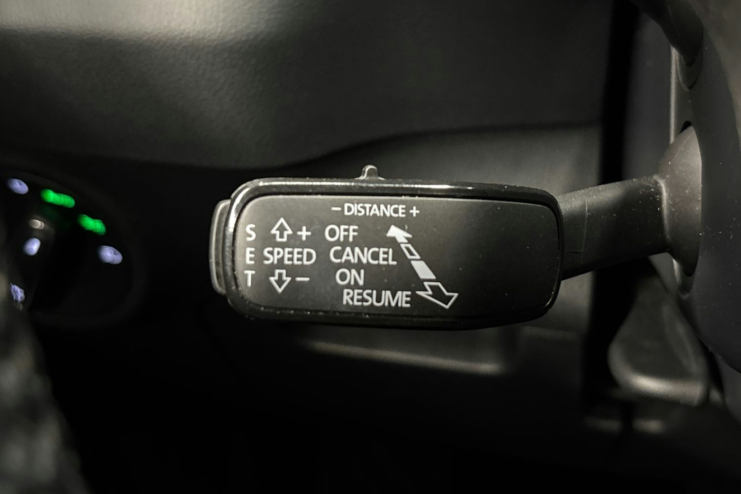 musta Skoda Karoq 2023 kuva 20.