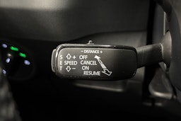 musta Skoda Karoq 2023 kuva 20.