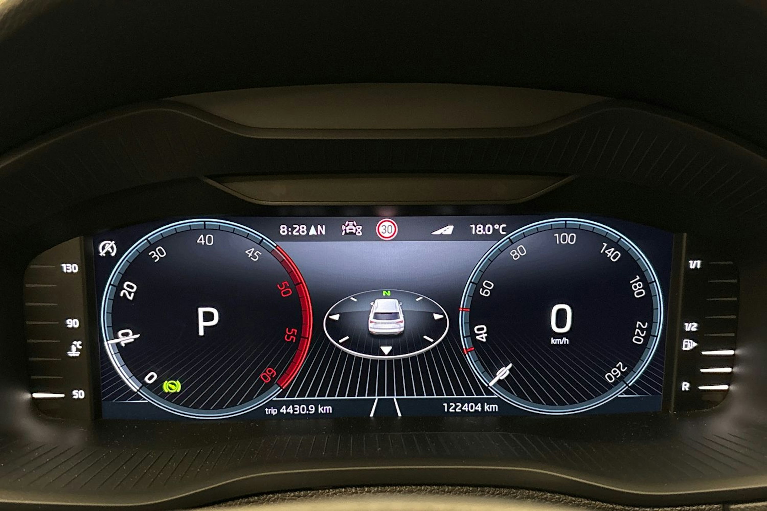 musta Skoda Karoq 2023 kuva 24.