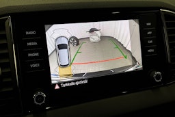 musta Skoda Karoq 2023 kuva 26.