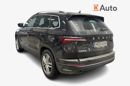 musta Skoda Karoq 2023 kuva 2.