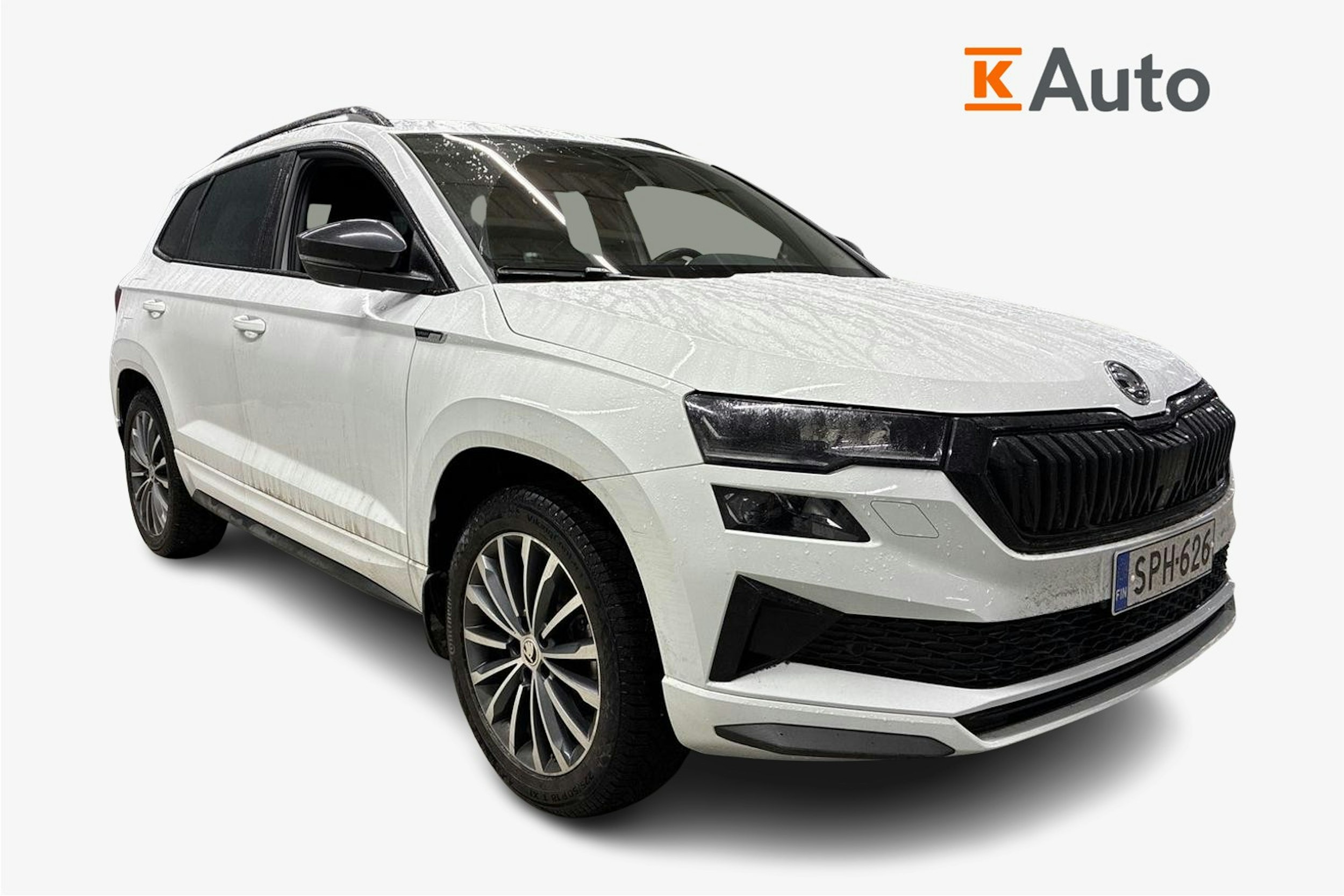 valkoinen Skoda Karoq 2023 kuva 1.