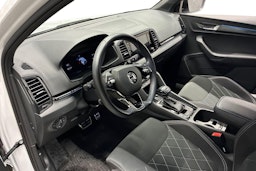 valkoinen Skoda Karoq 2023 kuva 3.