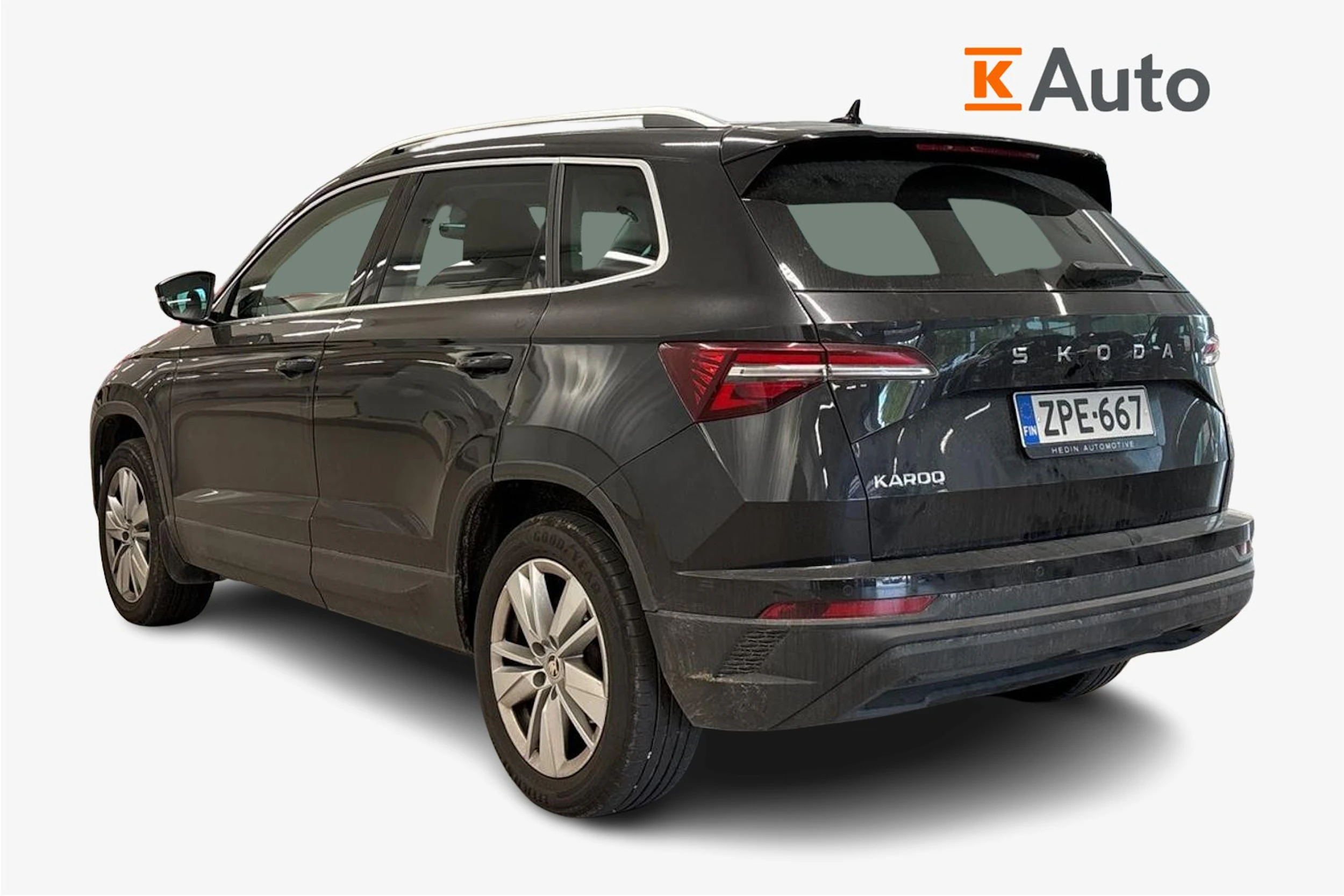 musta Skoda Karoq 2025 kuva 2.