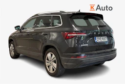 musta Skoda Karoq 2025 kuva 2.