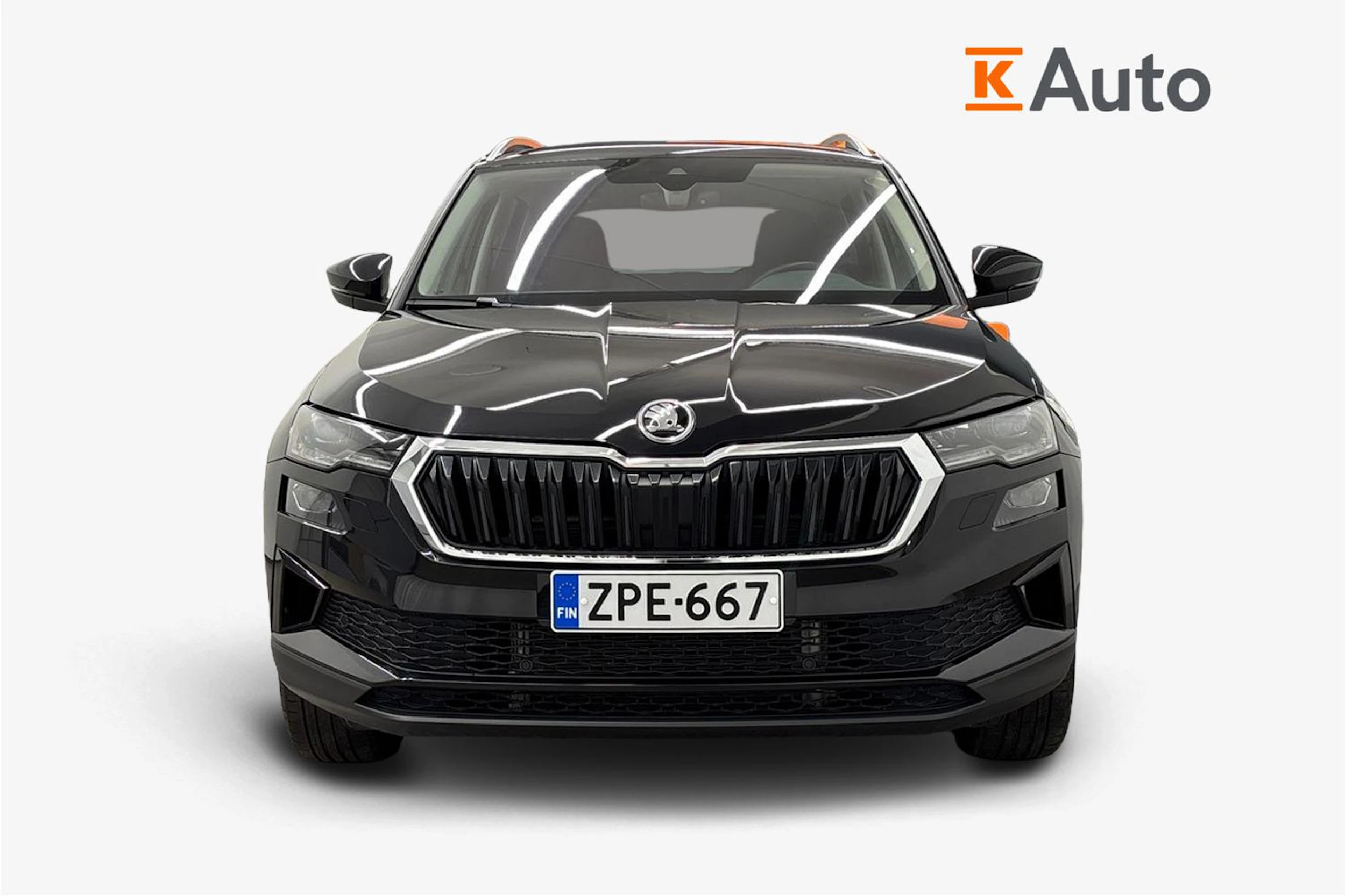 musta Skoda Karoq 2025 kuva 4.