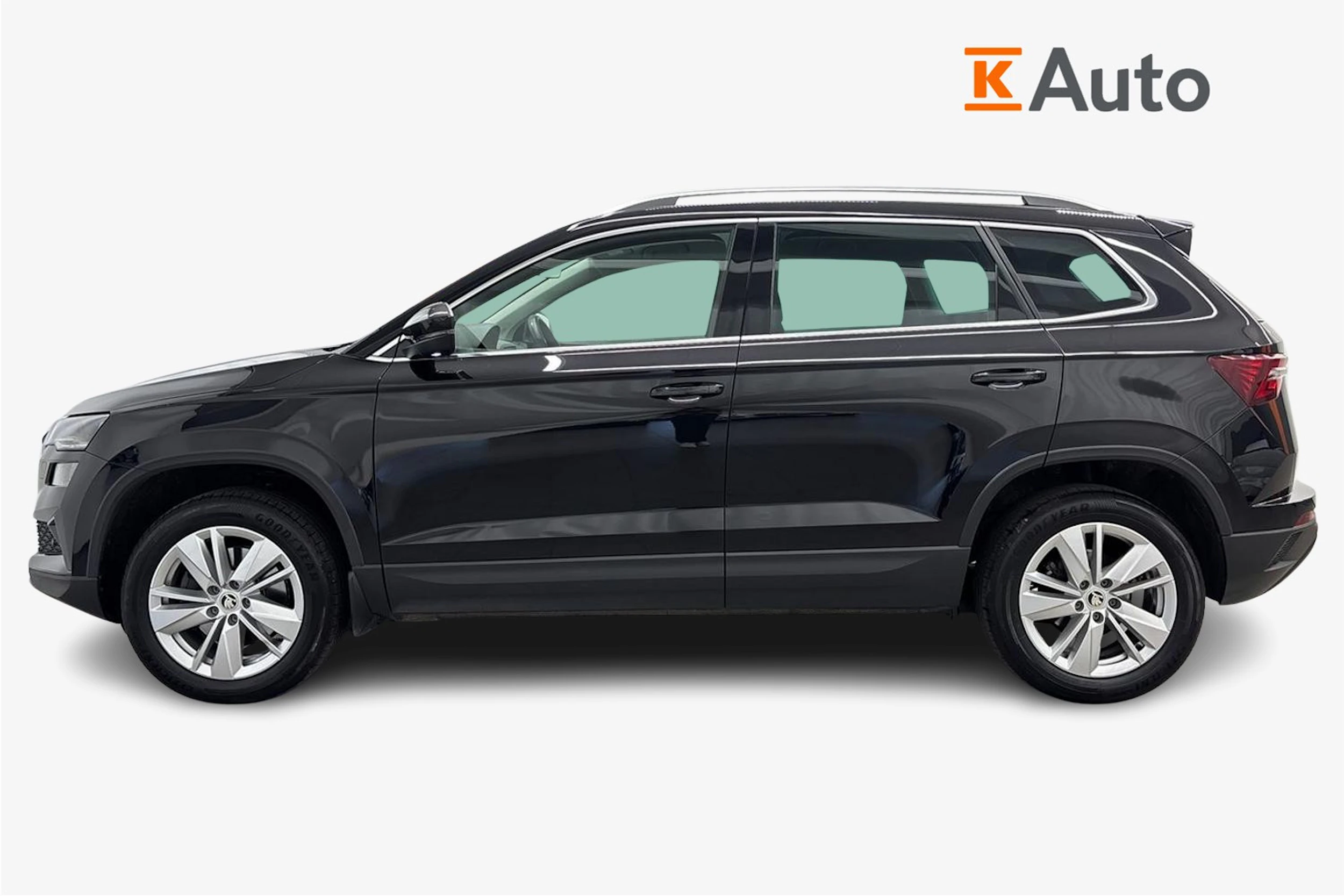 musta Skoda Karoq 2025 kuva 5.