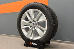 musta Skoda Karoq 2025 kuva 10.