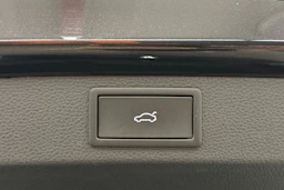 musta Skoda Karoq 2025 kuva 24.